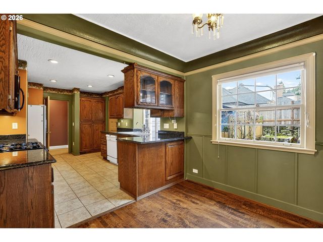 1210 Se 57TH Ave, Portland, OR 97215