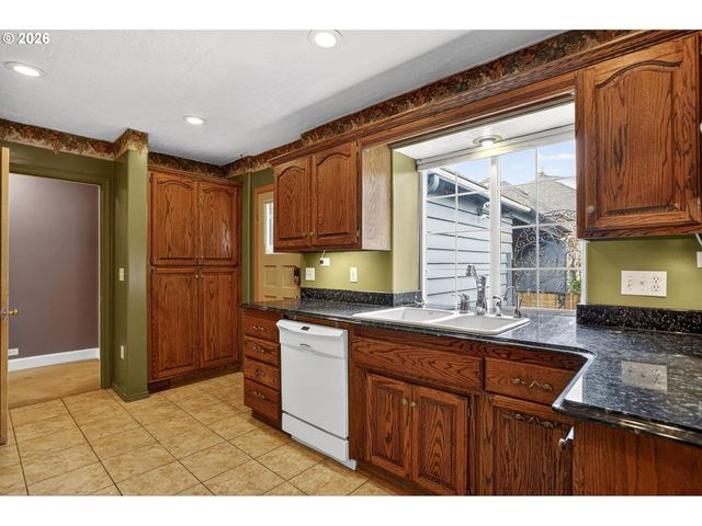 1210 Se 57TH Ave, Portland, OR 97215