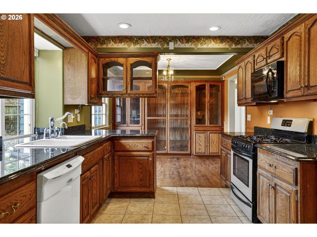 1210 Se 57TH Ave, Portland, OR 97215