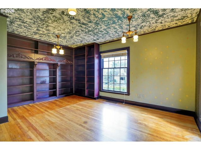 1210 Se 57TH Ave, Portland, OR 97215