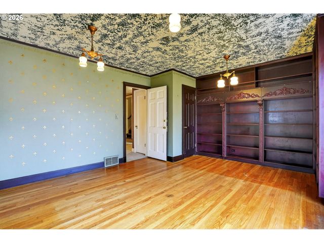 1210 Se 57TH Ave, Portland, OR 97215