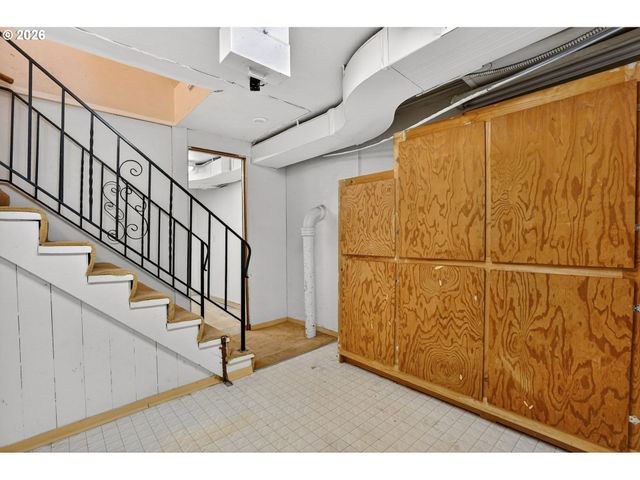 1210 Se 57TH Ave, Portland, OR 97215