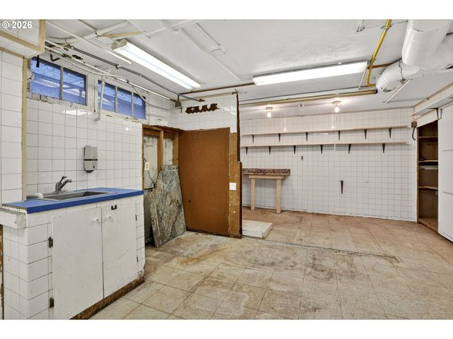 1210 Se 57TH Ave, Portland, OR 97215