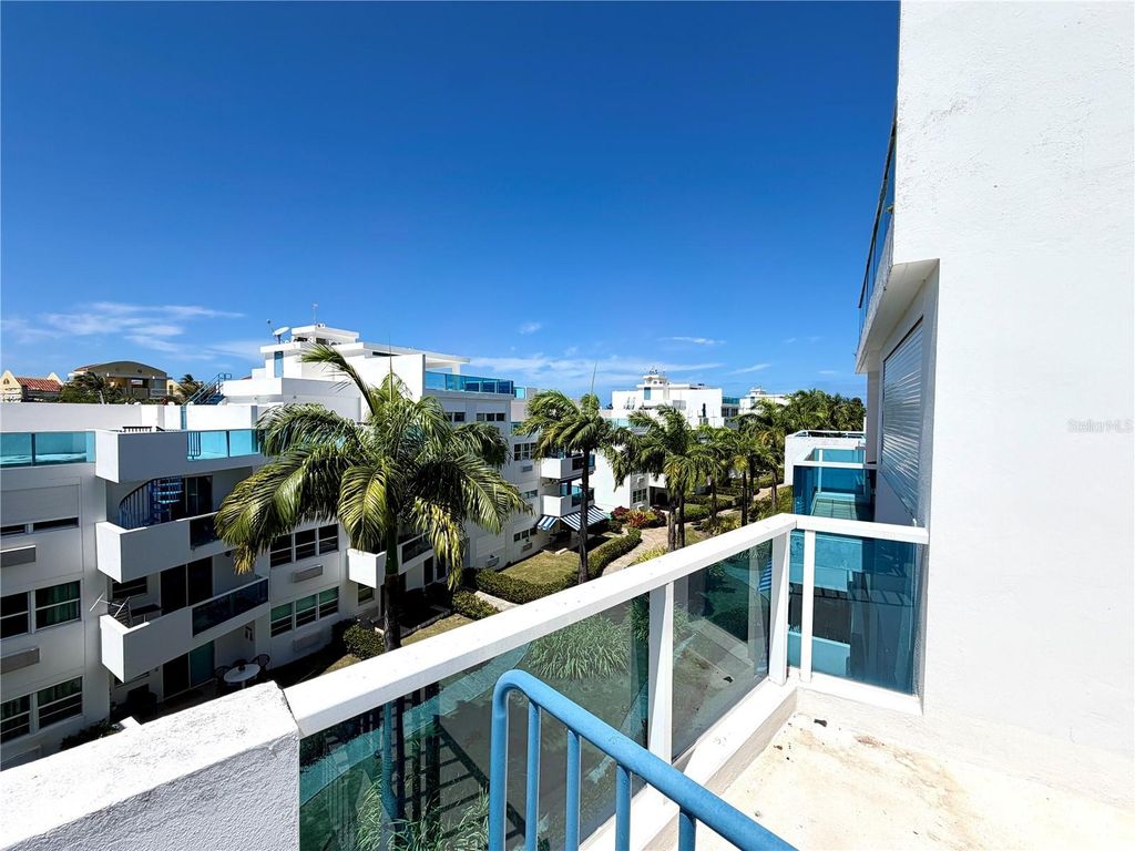 Image 15 of property listing at Medianía Alta COSTAMAR BEACH VILLAGE SE 304, Loiza, PR 00772