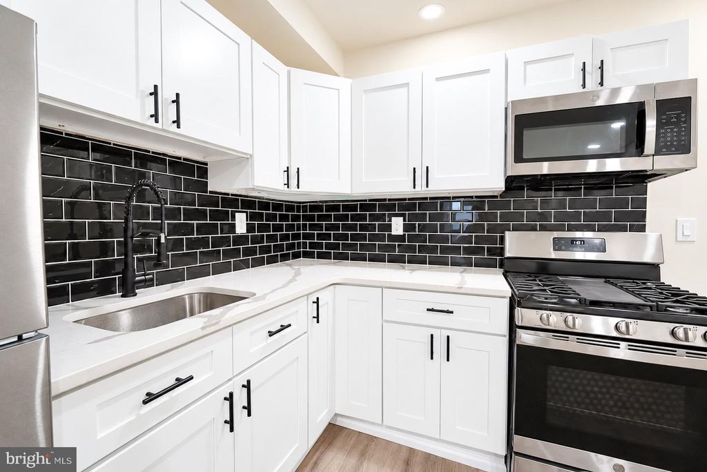 518 JEFFERSON ST, CAMDEN, NJ 08104 — exterior