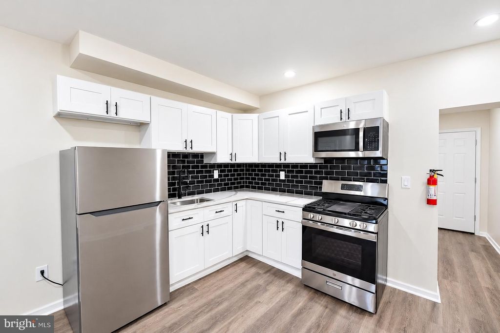 518 JEFFERSON ST, CAMDEN, NJ 08104 — photo 2