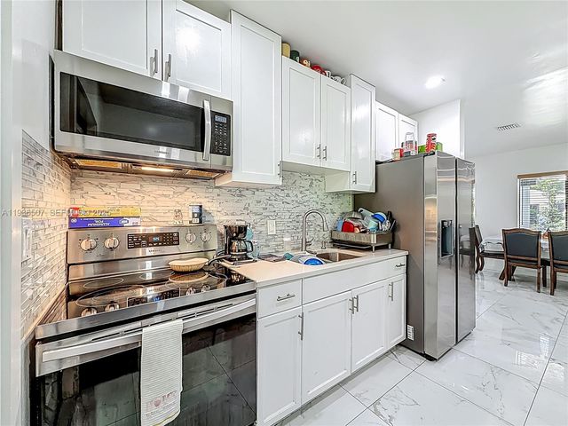 10045 SW 172nd St, Miami, FL 33157