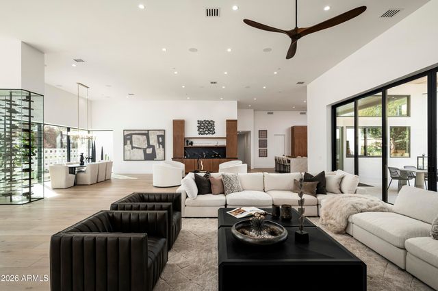 6748 E BERNEIL Lane, Paradise Valley, AZ 85253