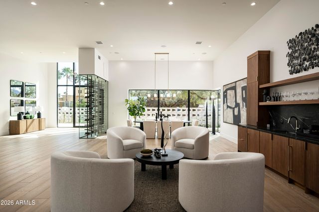 6748 E BERNEIL Lane, Paradise Valley, AZ 85253