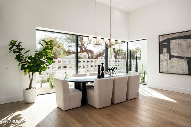 6748 E BERNEIL Lane, Paradise Valley, AZ 85253