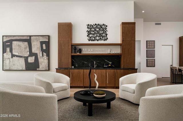 6748 E BERNEIL Lane, Paradise Valley, AZ 85253