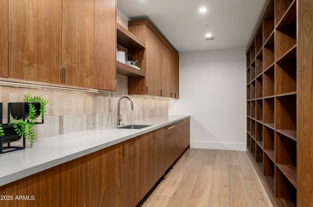 6748 E BERNEIL Lane, Paradise Valley, AZ 85253