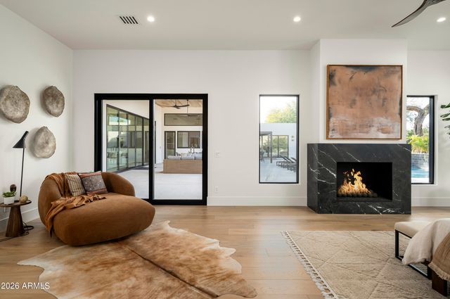 6748 E BERNEIL Lane, Paradise Valley, AZ 85253