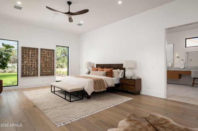 6748 E BERNEIL Lane, Paradise Valley, AZ 85253