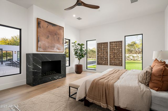 6748 E BERNEIL Lane, Paradise Valley, AZ 85253