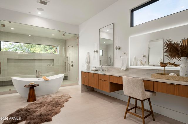 6748 E BERNEIL Lane, Paradise Valley, AZ 85253