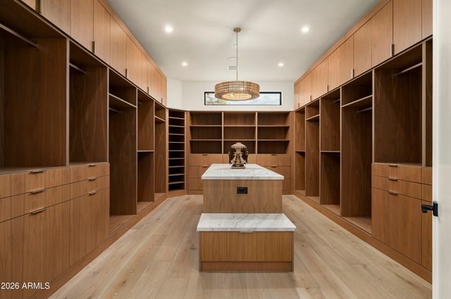 6748 E BERNEIL Lane, Paradise Valley, AZ 85253