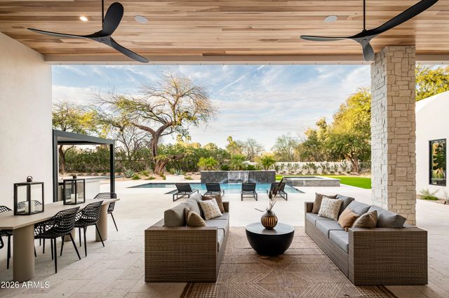 6748 E BERNEIL Lane, Paradise Valley, AZ 85253