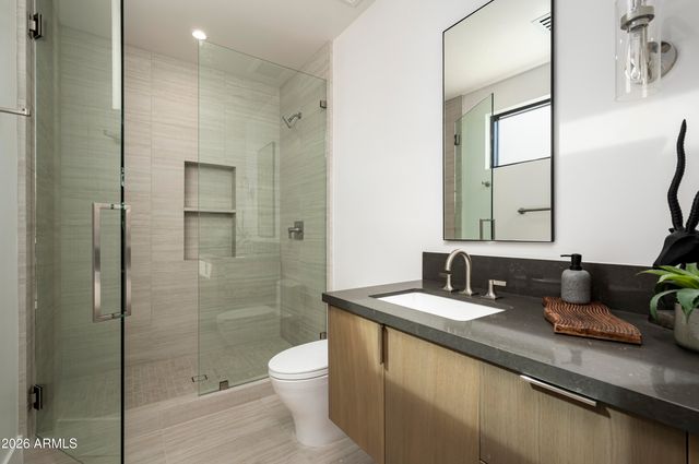 6748 E BERNEIL Lane, Paradise Valley, AZ 85253