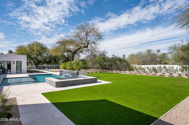 6748 E BERNEIL Lane, Paradise Valley, AZ 85253