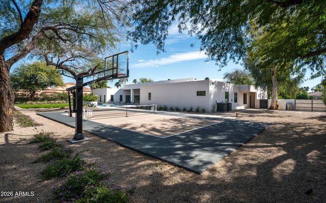 6748 E BERNEIL Lane, Paradise Valley, AZ 85253