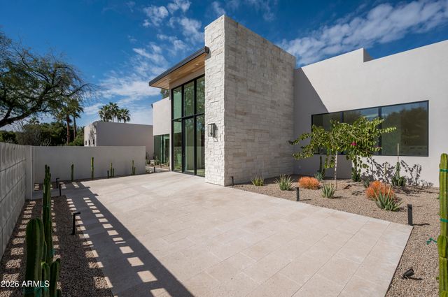 6748 E BERNEIL Lane, Paradise Valley, AZ 85253