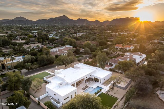 6748 E BERNEIL Lane, Paradise Valley, AZ 85253