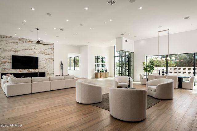 6748 E BERNEIL Lane, Paradise Valley, AZ 85253