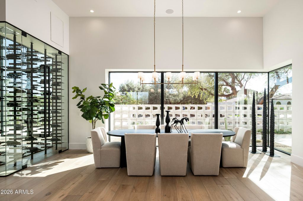 Image 17 of property listing at 6748 E BERNEIL Lane, Paradise Valley, AZ 85253