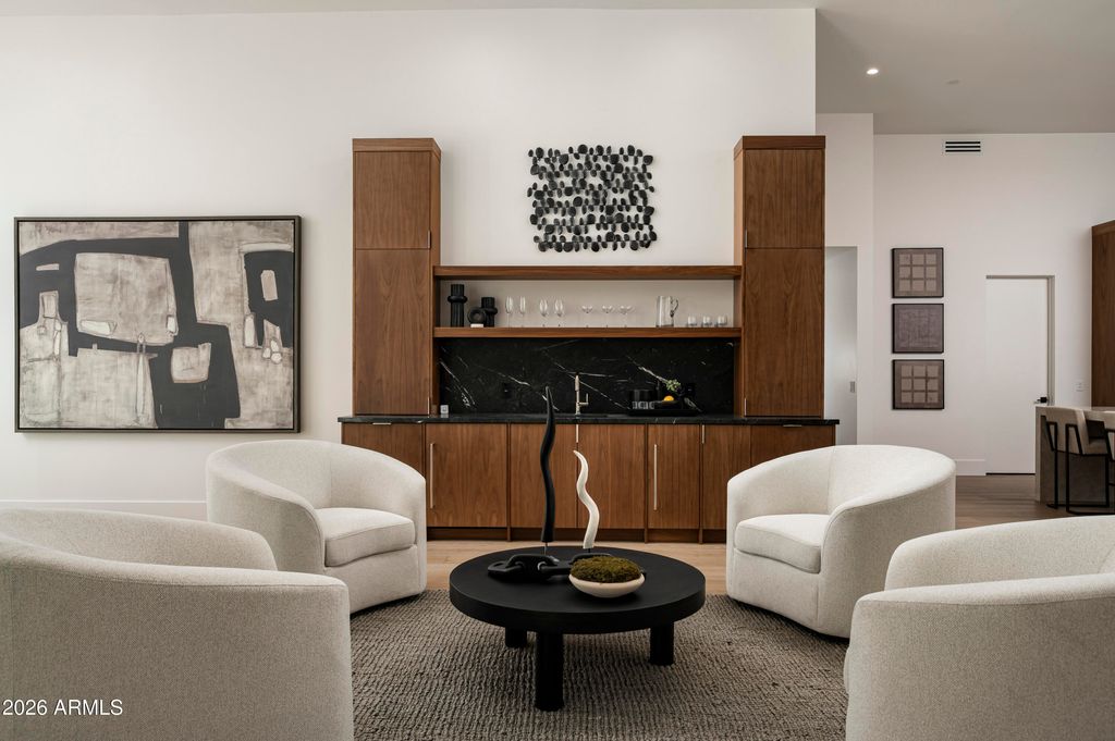 Image 19 of property listing at 6748 E BERNEIL Lane, Paradise Valley, AZ 85253