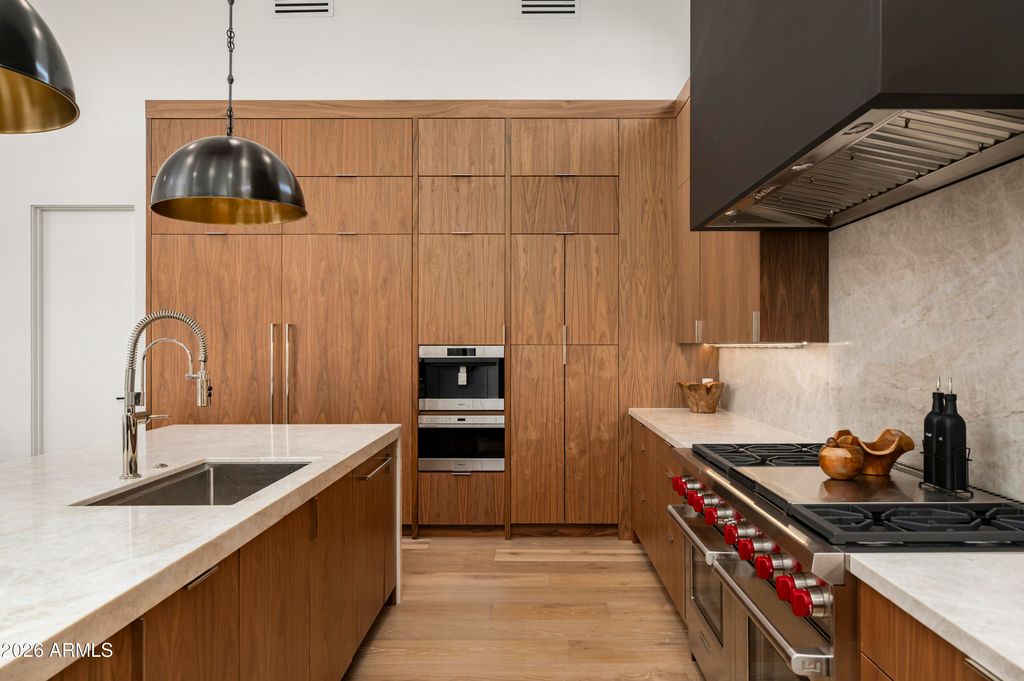 Image 24 of property listing at 6748 E BERNEIL Lane, Paradise Valley, AZ 85253