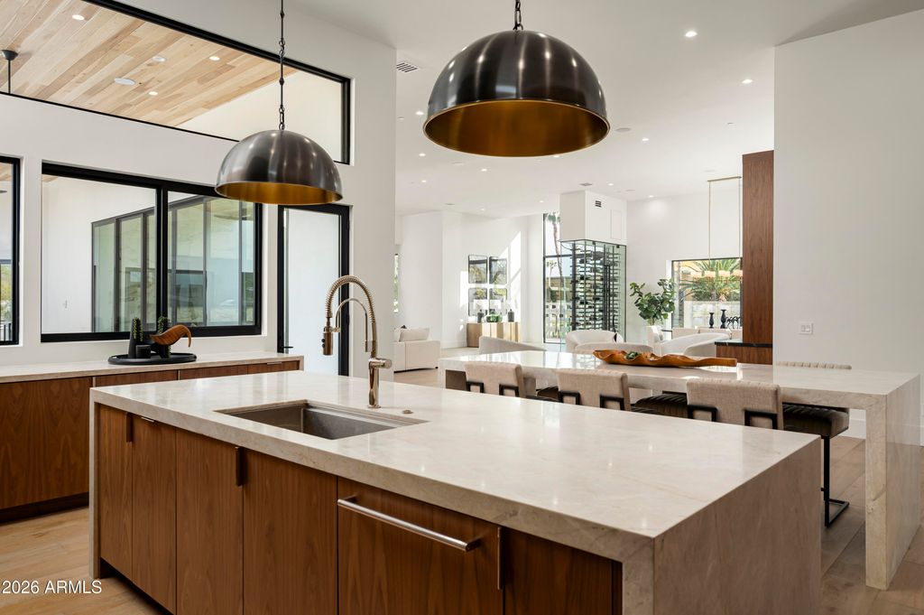 Image 26 of property listing at 6748 E BERNEIL Lane, Paradise Valley, AZ 85253