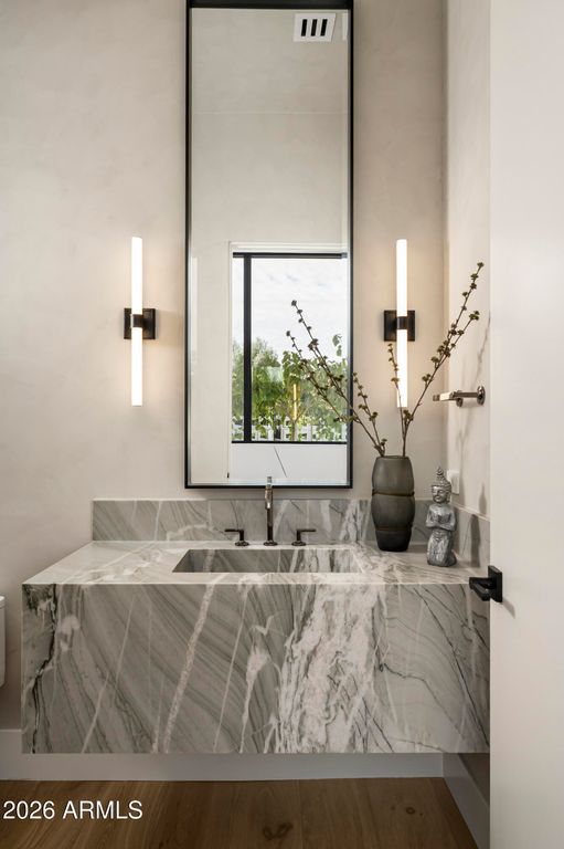 Image 28 of property listing at 6748 E BERNEIL Lane, Paradise Valley, AZ 85253