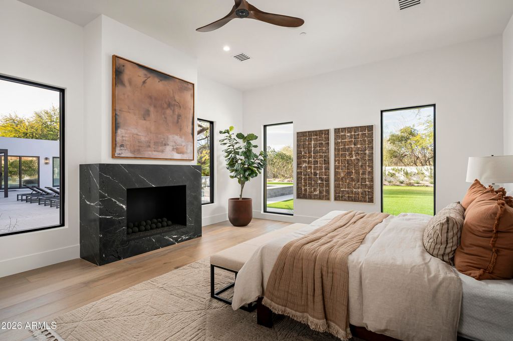 Image 32 of property listing at 6748 E BERNEIL Lane, Paradise Valley, AZ 85253