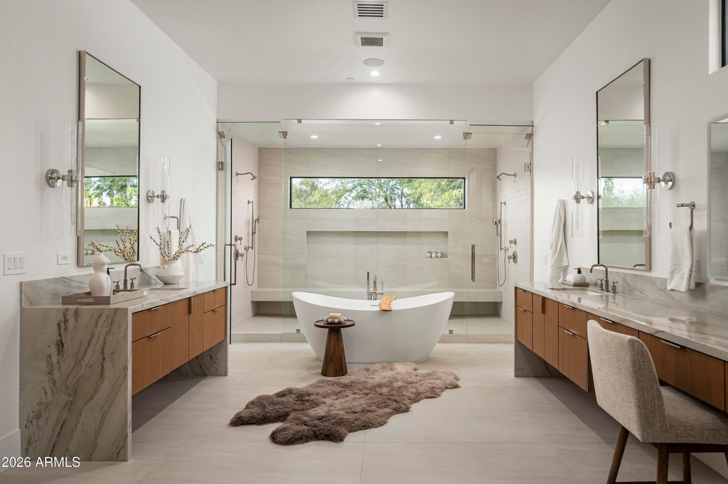 Image 33 of property listing at 6748 E BERNEIL Lane, Paradise Valley, AZ 85253