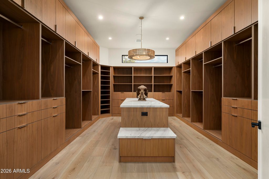 Image 37 of property listing at 6748 E BERNEIL Lane, Paradise Valley, AZ 85253