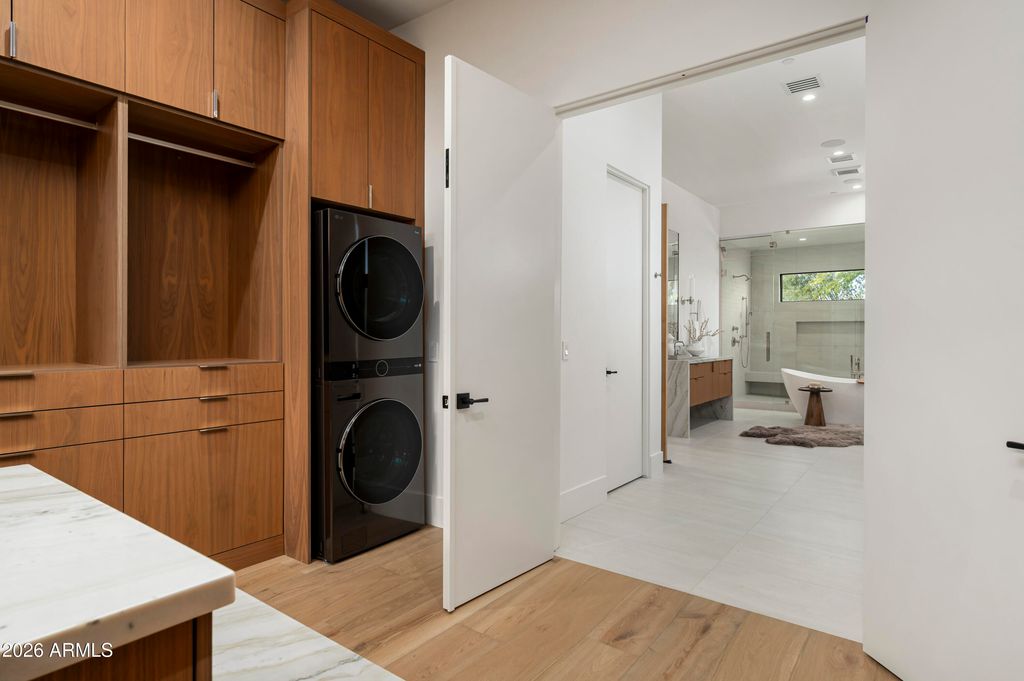 Image 38 of property listing at 6748 E BERNEIL Lane, Paradise Valley, AZ 85253