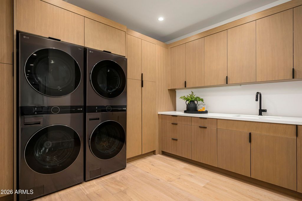 Image 41 of property listing at 6748 E BERNEIL Lane, Paradise Valley, AZ 85253