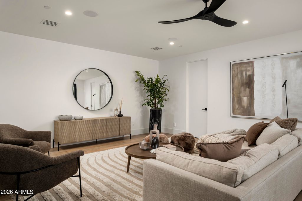 Image 42 of property listing at 6748 E BERNEIL Lane, Paradise Valley, AZ 85253