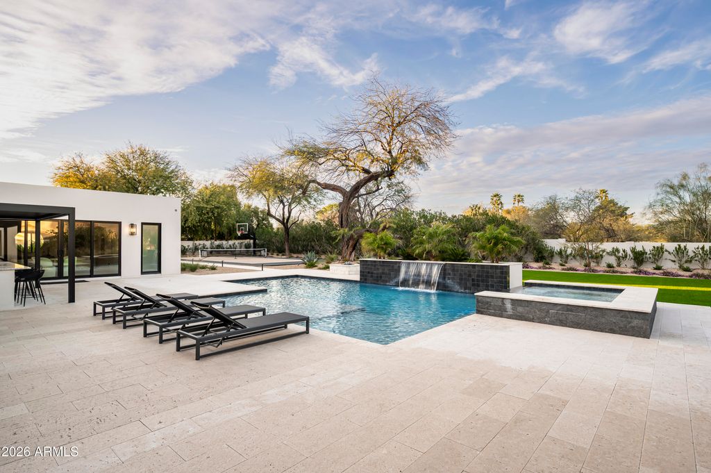 Image 54 of property listing at 6748 E BERNEIL Lane, Paradise Valley, AZ 85253