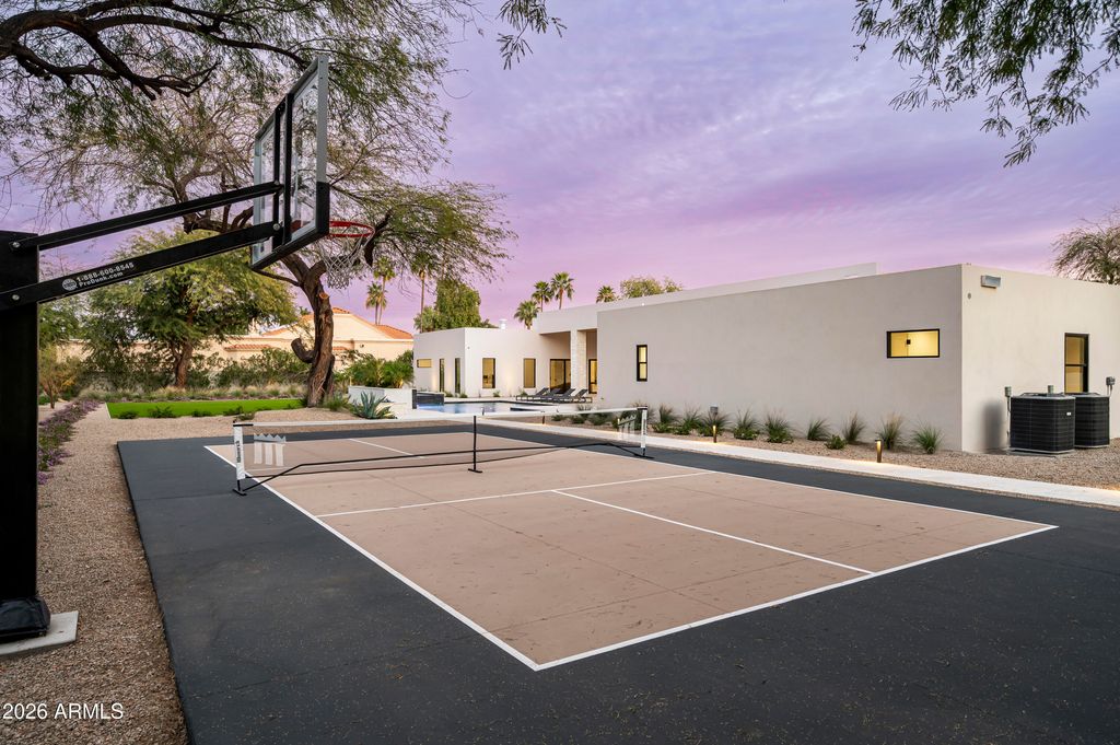 Image 63 of property listing at 6748 E BERNEIL Lane, Paradise Valley, AZ 85253