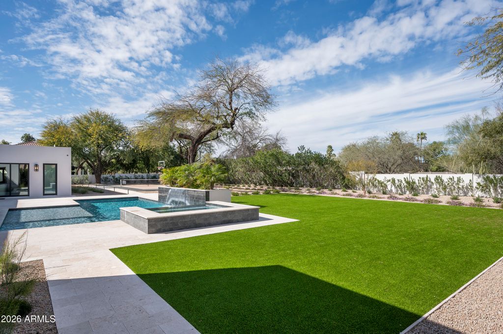 Image 68 of property listing at 6748 E BERNEIL Lane, Paradise Valley, AZ 85253