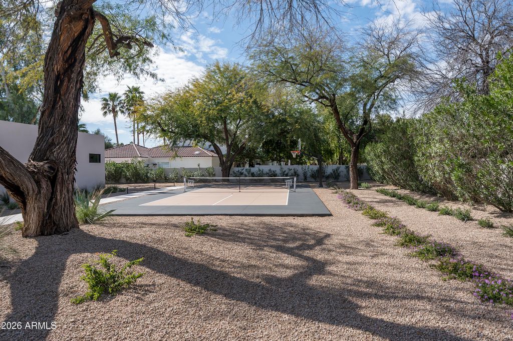 Image 72 of property listing at 6748 E BERNEIL Lane, Paradise Valley, AZ 85253