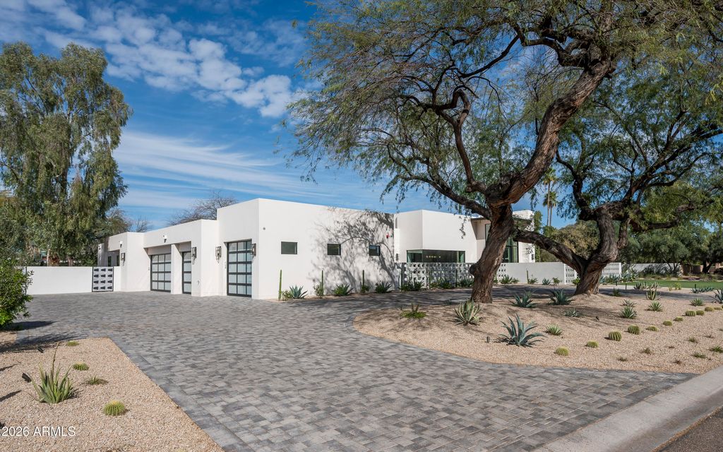 Image 81 of property listing at 6748 E BERNEIL Lane, Paradise Valley, AZ 85253