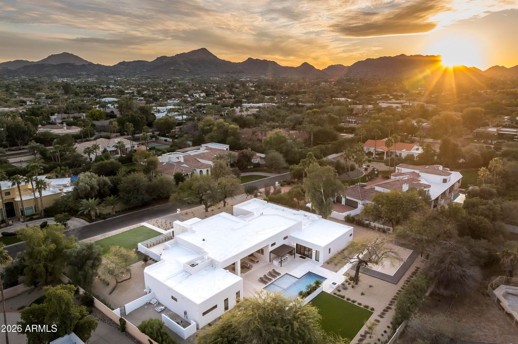 Image 85 of property listing at 6748 E BERNEIL Lane, Paradise Valley, AZ 85253