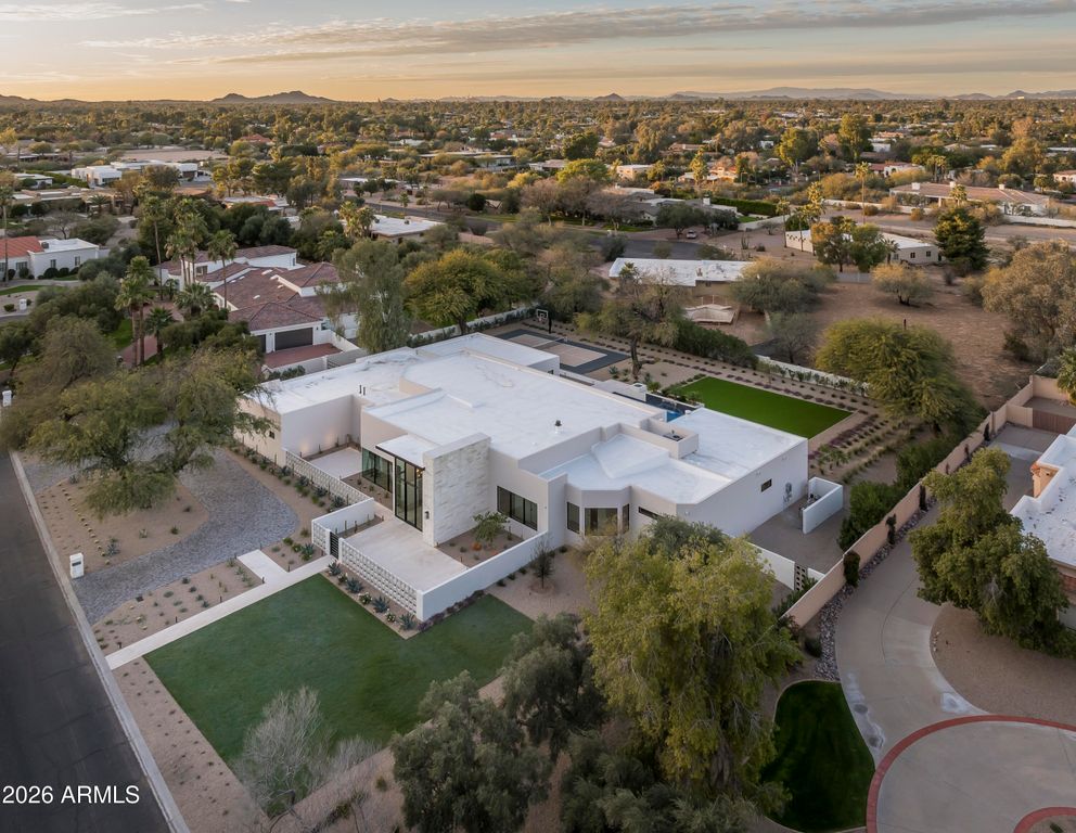 Image 86 of property listing at 6748 E BERNEIL Lane, Paradise Valley, AZ 85253