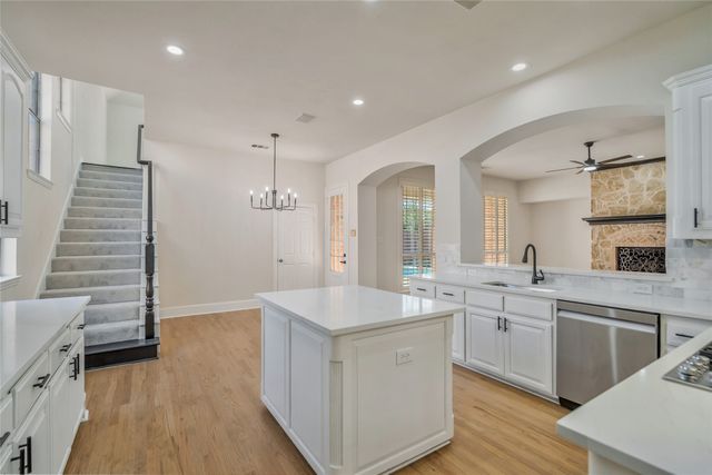 2246 Magic Mantle Drive, Lewisville, TX 75056
