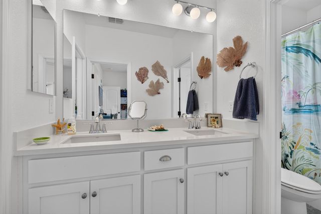 5009 Moonraker Ln, Roseville, CA 95747