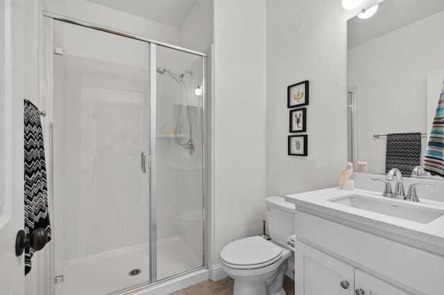 5009 Moonraker Ln, Roseville, CA 95747