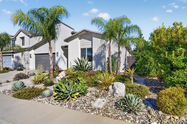 5009 Moonraker Ln, Roseville, CA 95747